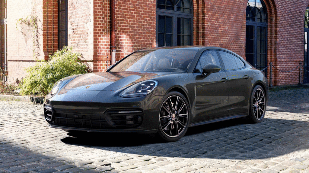 Porsche Panamera 4 E-Hybrid Platinum Edition